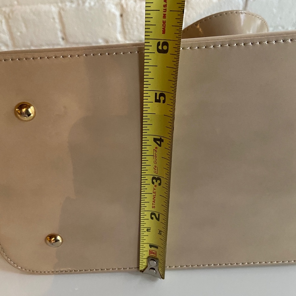 Pretty leight beigh handbag 👜 - Picture 9 of 10